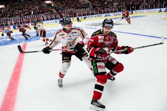 Luleås Petter Emanuelsson och Malmö Redhawks Erik