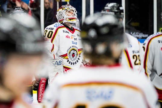 Luleås målvakt Filip Gustavsson deppar