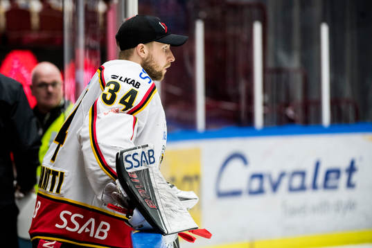 Luleås målvakt Joel Lassinatti deppar