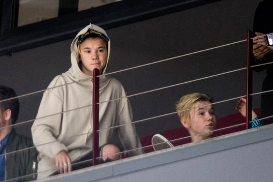 Norska artiststjärnorna Marcus & Martinus på läktaren