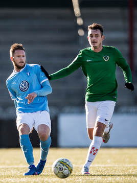 Malmö FFs Lasse Nielsen och Jönköpings Daryl Smylie