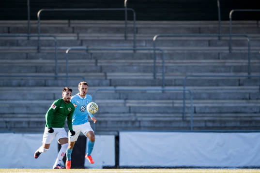 Malmö FFs Magnus Wolff Eikrem och Jönköpings Dzenis