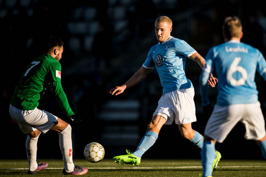 Malmö FFs Franz Brorsson och Jönköpings Dzenis Kozica