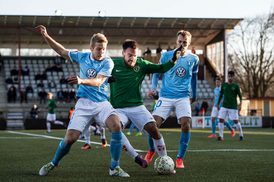 Malmö FFs Anton Tinnerholm och Magnus Wolff Eikrem mot