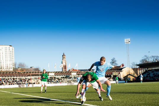 Malmö FFs Anton Tinnerholm och Jönköpings Tom Siwe