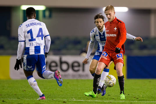 Norrköpings Karl Holmberg med IFK Göteborgs Mattias