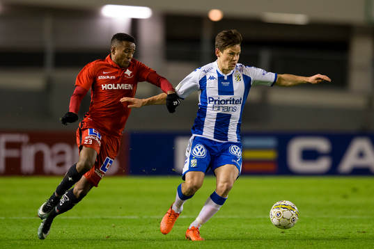 Norrköpings Niclas Eliasson mot IFK Göteborgs Mads