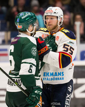 Färjestads Mikael Wikstrand bråkar med Djurgårdens