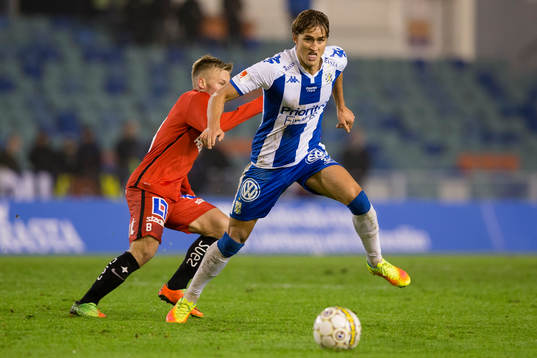 Norrköpings Nicklas Bärkroth mot IFK Göteborgs Thomas