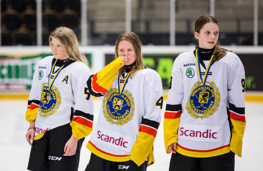Södermanlands Lova Blom (5), Elvira Bark (4) och Anna
