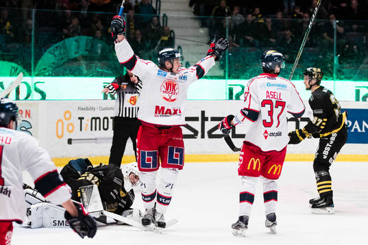 Västerviks Mats Josten Fröshaug jublar