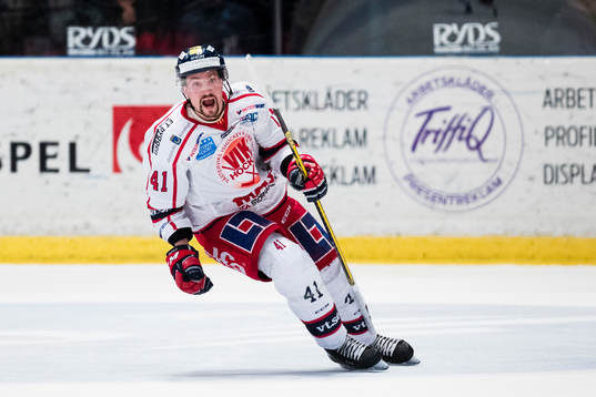 Västerviks Joacim Hedblad jublar
