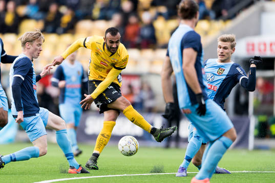 Elfsborgs Issam Jebali och Brommapojkarnas Gustav Sandberg
