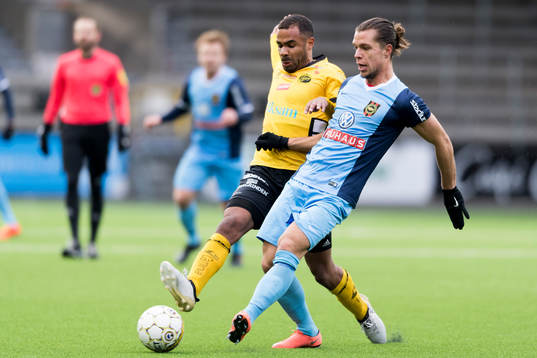 Brommapojkarnas Erik Figueroa och Elfsborgs Alex Dyer