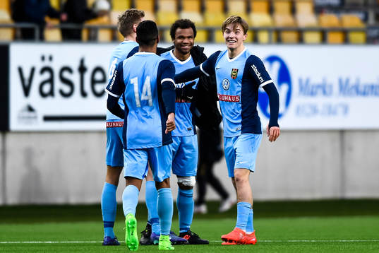 Brommapojkarnas spelare jublar