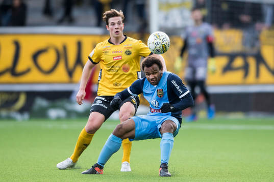 Brommapojkarnas Serge-Junior Martinsson Ngouali och