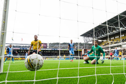 Elfsborgs kvitterar till 1-1 och Brommapojkarnas målvakt