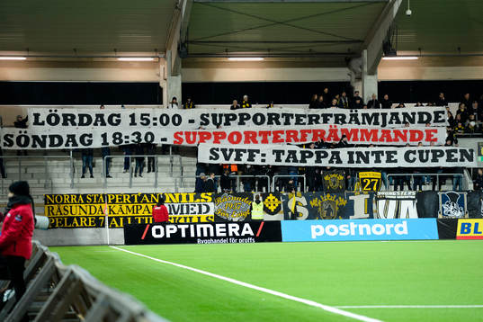 s supportrar med banderoll