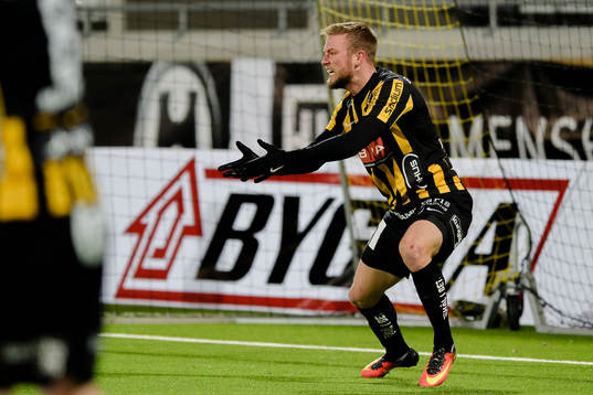 Häckens Alexander Faltsetas reagerar