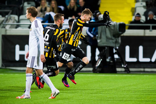 s Johan Blomberg deppar och Häckens Alexander Faltsetas