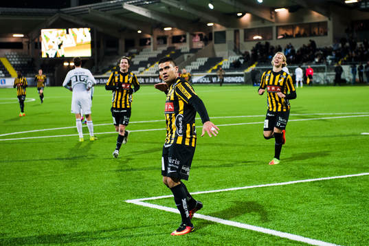 Häckens Paulinho jublar