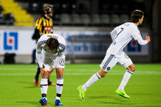 s Simon Thern tar sig mot låret
