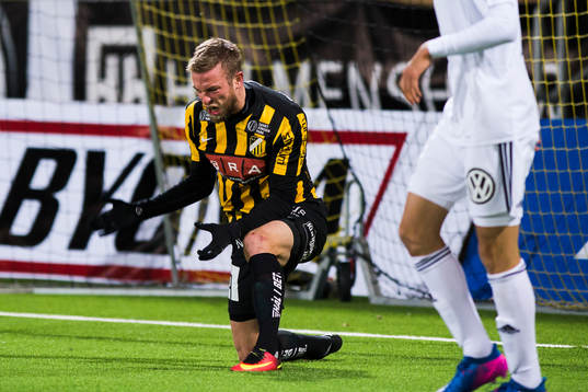 Häckens Alexander Faltsetas reagerar