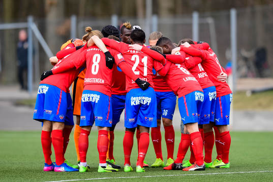 Helsingborgs spelare före en träningsmatch i fotboll