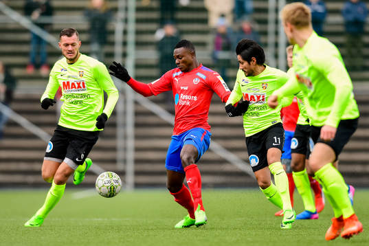 Helsingborgs Oke Akpoveta  i kamp mot Kristianstads Albert