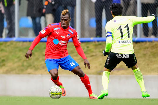 Helsingborgs Edwin Gyimah och Kristianstads Antonio Rojas