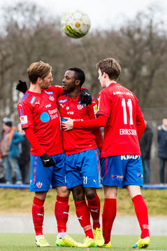 Helsingborgs Martin Christensen och Adam Eriksson klappar