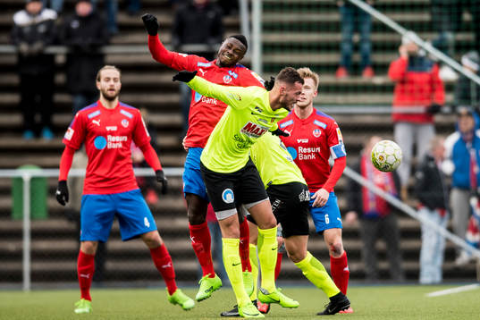 Helsingborgs Oke Akpoveta och Kristianstads Albert Ejupi