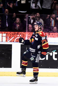 Djurgårdens Patrik Lundh jublar