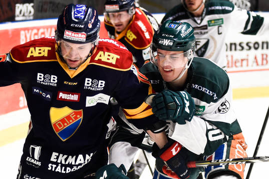 Djurgårdens Niclas Bergfors och Färjestads Joel Eriksson