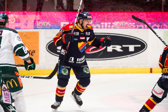 Djurgårdens Mikael Ahlén jublar