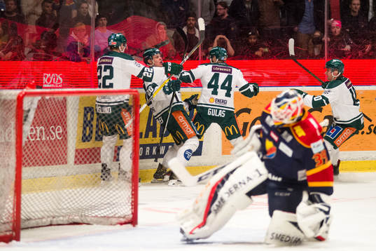 Färjestads Joel Eriksson Ek jublar