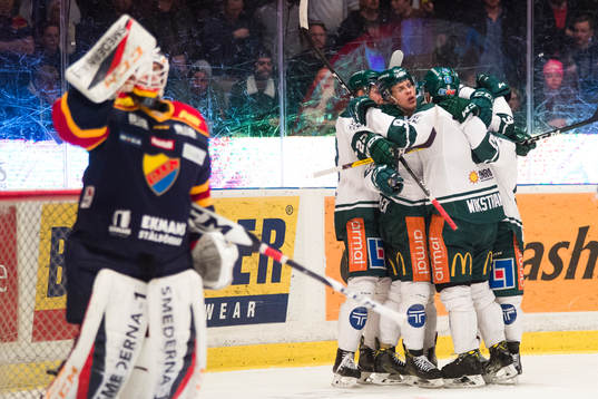 Färjestads Joel Eriksson Ek jublar
