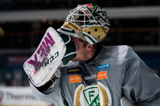 Färjestads målvakt Lars Haugen före åttondelsfinal 2 i