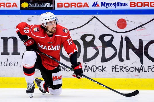 Malmö Redhawks Andreas Thuresson på uppvärmningen