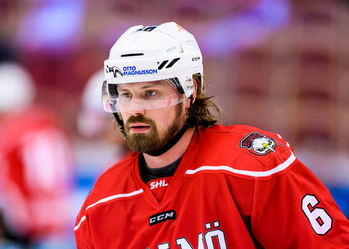 Malmö Redhawks Stefan Warg på uppvärmningen