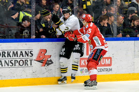 s Daniel Olsson-Trkulja och Almtunas Victor Rollin-Carlsson