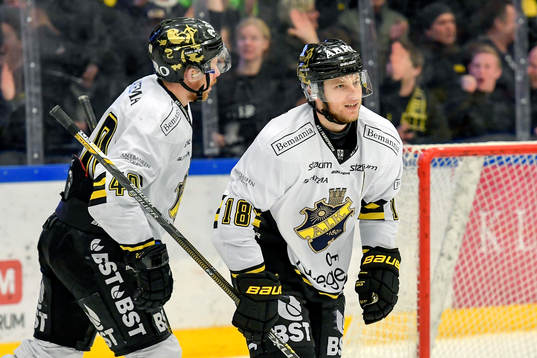 s Anders Eriksson och Andreas Hjelm jublar