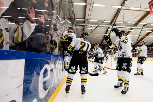 s spelare tackar publiken