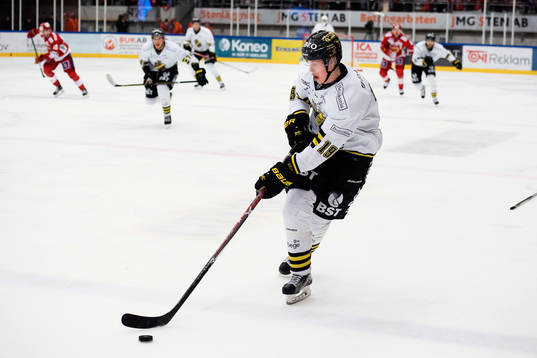 s Fredrik Karlström