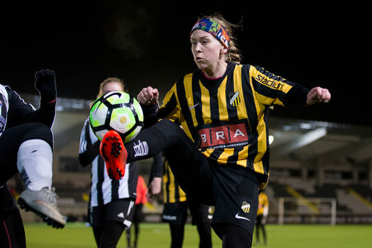 Bläddra bland fler bilder av Fotboll, Dam, Träningsmatch, Häcken - Lindome