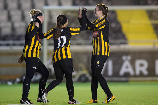 Häckens Aicha Boujrad jublar