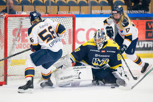 Djurgårdens Alexandra Cipparone och Julia Johansson oroar