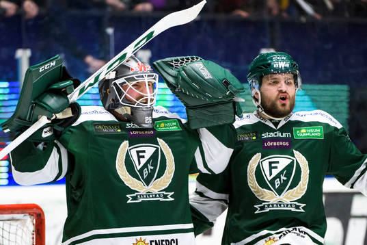 Färjestads målvakt Stefan Steen och Mikael Wikstrand