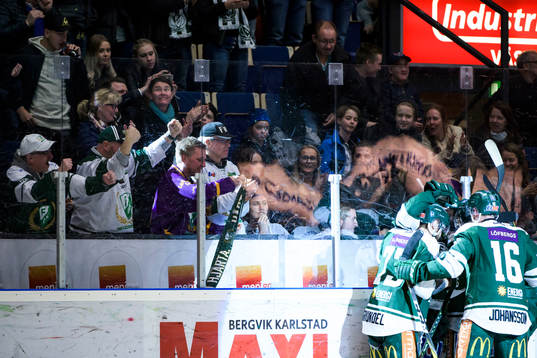 Åublik jublar