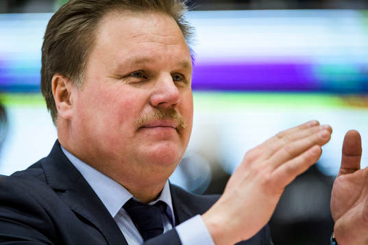 Färjestads tränare Leif Carlsson jublar